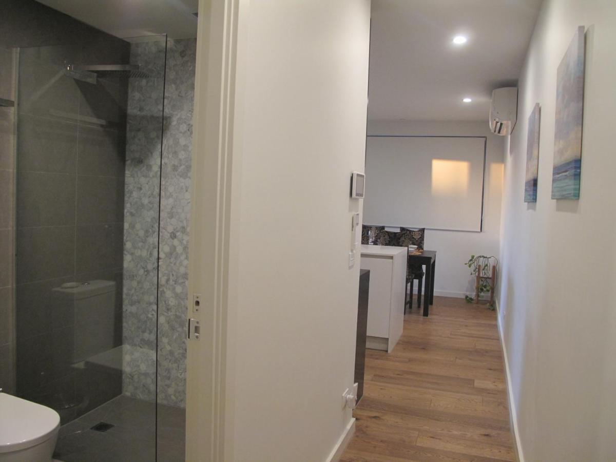 Modern 3 Bedroom Apt With Free Parking, Netflix, Wifi & Welcome Wine By Bnb Pro Melbourne Exterior photo