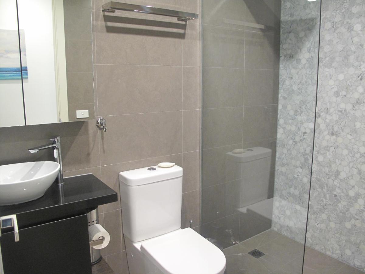 Modern 3 Bedroom Apt With Free Parking, Netflix, Wifi & Welcome Wine By Bnb Pro Melbourne Exterior photo