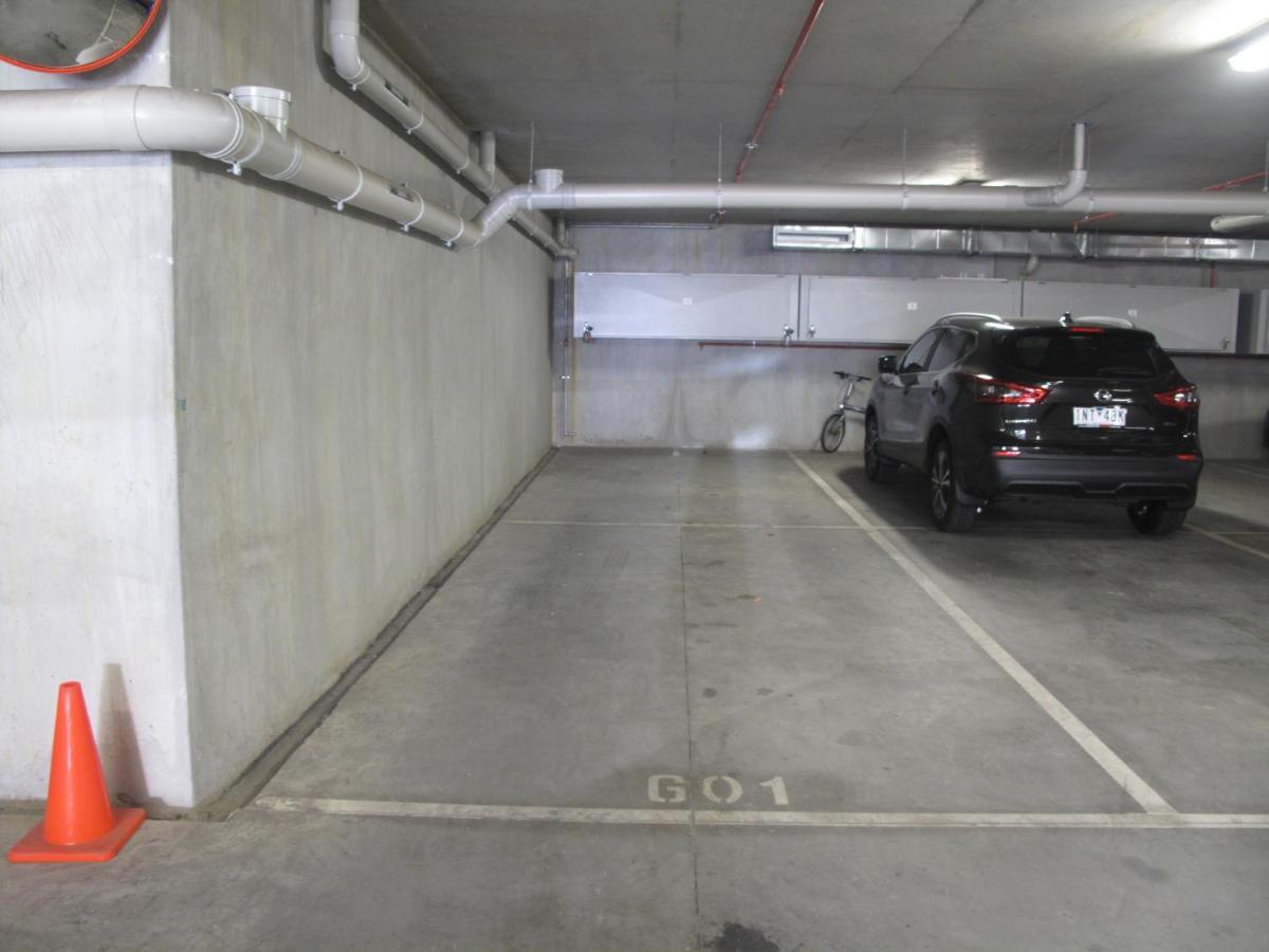Modern 3 Bedroom Apt With Free Parking, Netflix, Wifi & Welcome Wine By Bnb Pro Melbourne Exterior photo